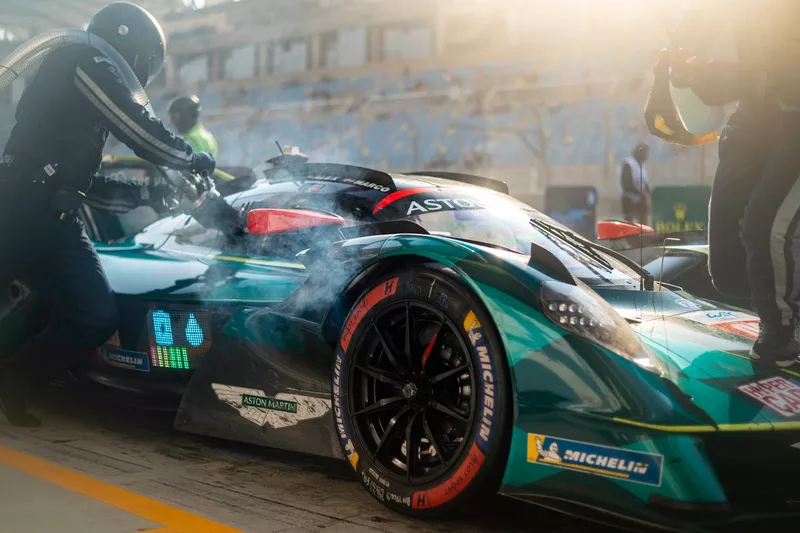 #009 Aston Martin Thor Team Aston Martin Valkyrie : Alex Riberas, Marco Sorensen, Roman De Angelis