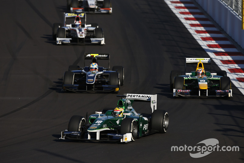 Sochi 2014: Rio Haryanto di depan Pierre Gasly