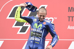 Podium : le vainqueur Valentino Rossi, Yamaha Factory Racing