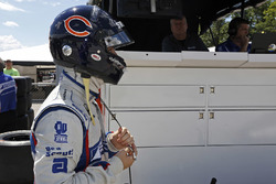 Ed Jones, Dale Coyne Racing Honda wearing Walter Payton tribute helmet