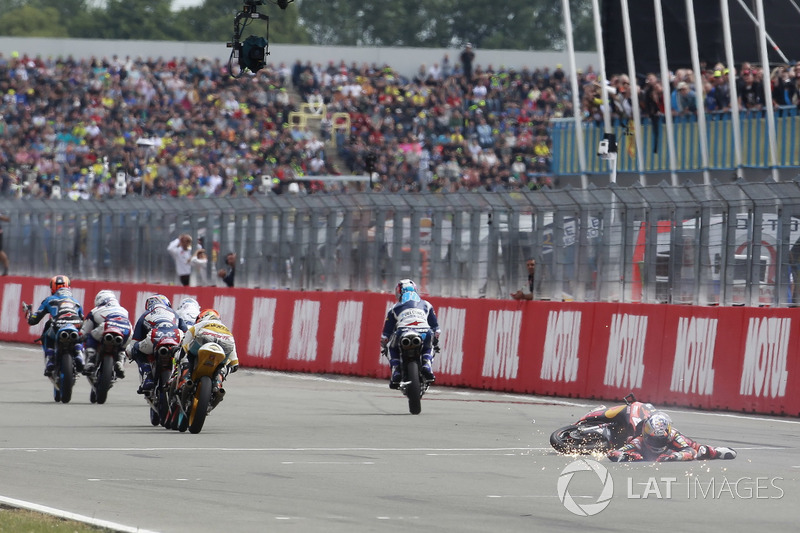 Bo Bendsneyder, Red Bull KTM Ajo pasa por la bandera a cuadros