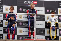 Podium : le vainqueur Brendon Hartley, Epsilon Red Bull Team, le deuxième Stefano Coletti, Epsilon Euskadi, le troisième Nelson Panciatici, Boutsen Energy Racing