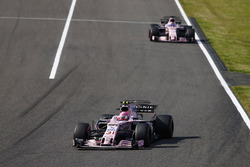 Esteban Ocon, Sahara Force India F1 VJM10, Sergio Perez, Sahara Force India F1 VJM10
