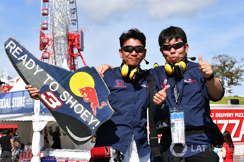Tifosi di Daniel Ricciardo, Red Bull Racing fans and banner