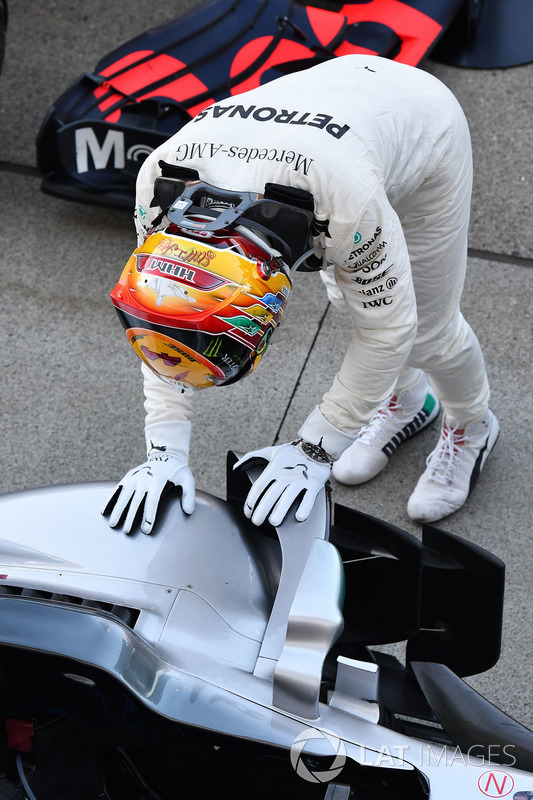 Yarış galibi Lewis Hamilton, Mercedes AMG F1, parc ferme