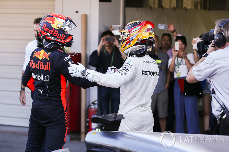 2. Max Verstappen, Red Bull, ve Yarış galibi Lewis Hamilton, Mercedes AMG F1, Parc Ferme
