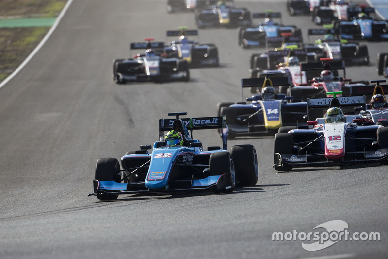 Alessio Lorandi, Jenzer Motorsport leads at the start