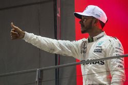 Podium: race winner Lewis Hamilton, Mercedes AMG F1