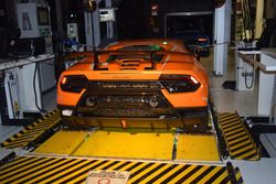 Lamborghini Huracan sulla linea di produzione