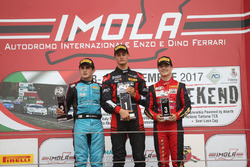 Podio Rookie Gara 1: il primo classificato Leonardo Lorandi, Baithech, il secondo classificato Giorgio Carrara, Jenzer Motorsport, il terzo classificato Felipe Branquinho, DR Formula
