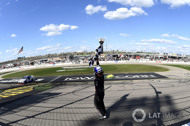 Ganador de la carrera Ryan Preece, Joe Gibbs Racing Toyota