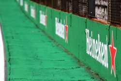 Ambiente en la pista, Heineken como patrocinador