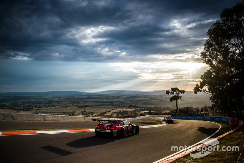 1. #7 BMW Team SRM, BMW M6 GT3: Tony Longhurst, Mark Skaife, Russell Ingall, Timo Glock