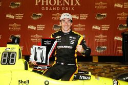 Ganador de la carrera Simon Pagenaud, Team Penske Chevrolet