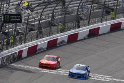 Kyle Larson, Chip Ganassi Racing Chevrolet takes the checkered flag in front of Justin Allgaier, JR Motorsports Chevrolet