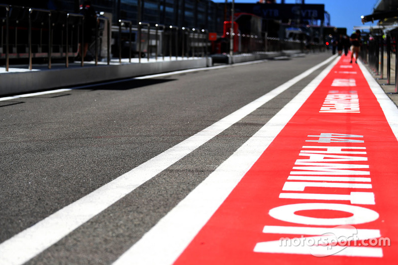 Pitlane logos
