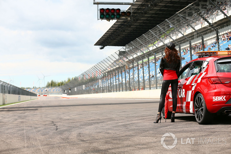 Grid girl