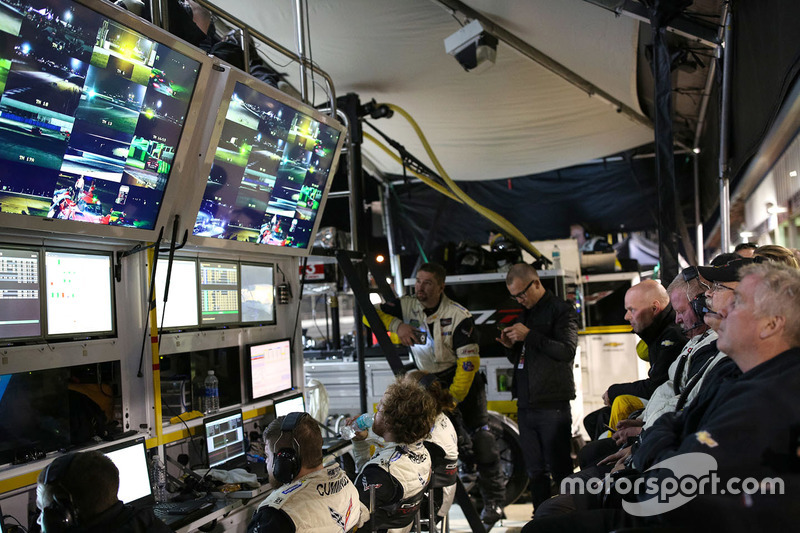 Corvette Racing garage atmosphere
