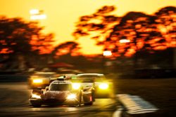 #55 Mazda Motorsports Mazda DPi: Jonathan Bomarito, Tristan Nunez, Spencer Pigot