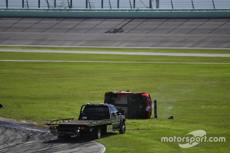 #124 Ferrari of Long Island Ferrari 488 Challenge: Jerome Jacalone, crash