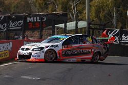 Tim Slade, Brad Jones Racing Holden, crash