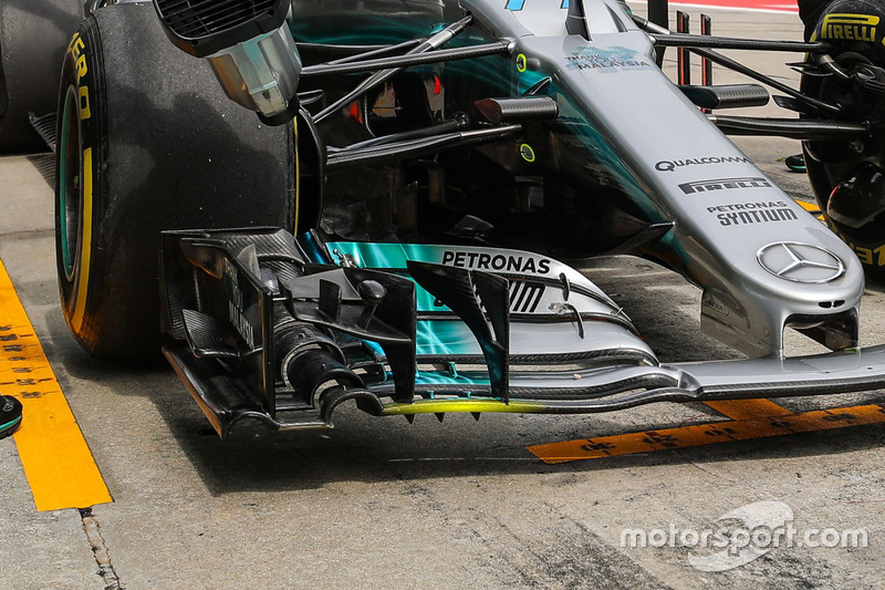 Mercedes F1 W08 front wing