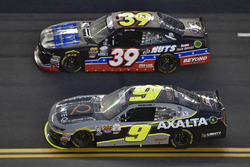 William Byron, JR Motorsports Chevrolet and Ryan Sieg, RSS Racing Chevrolet