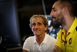 Alain Prost with Cyril Abiteboul, Renault Sport F1 Managing Director