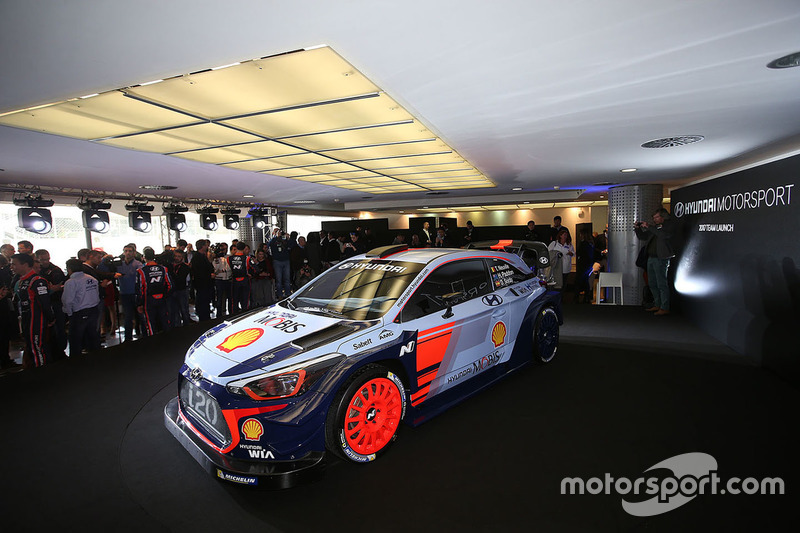 Hyundai Motorsport, 2017 Hyundai i20 Coupe WRC'yi tanıtıyor