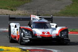 #2 Porsche Team Porsche 919 Hybrid: Timo Bernhard, Earl Bamber, Brendon Hartley