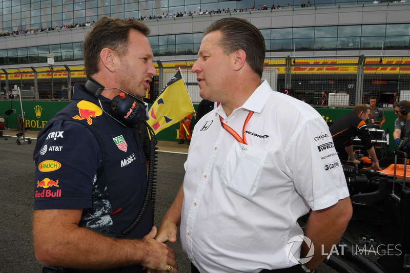 Christian Horner, jefe de equipo de carreras de Red Bull y Zak Brown, Director Ejecutivo de McLaren