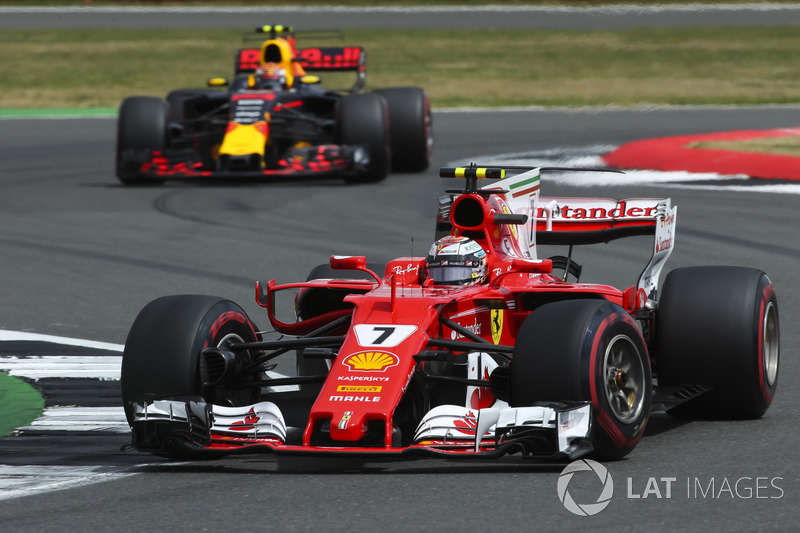 Kimi Raikkonen, Ferrari SF70H, Max Verstappen, Red Bull Racing RB13