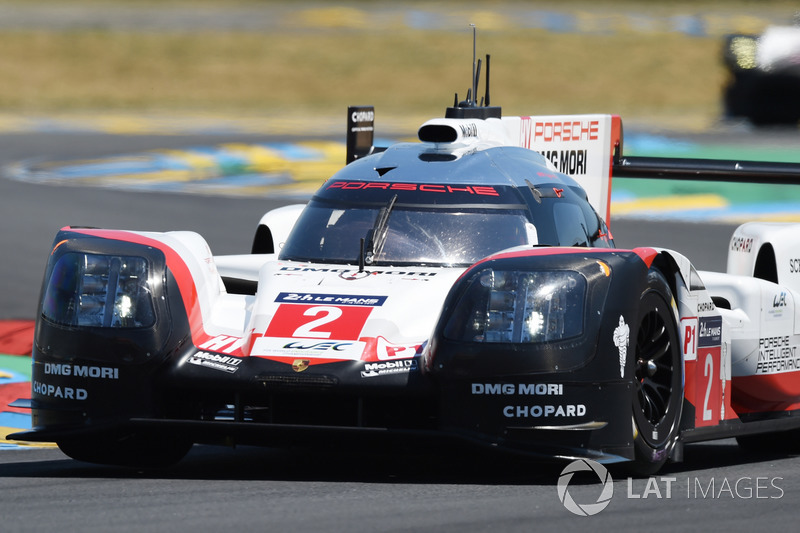 #2 Porsche Team Porsche 919 Hybrid: Timo Bernhard, Earl Bamber, Brendon Hartley