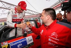 Winner Kris Meeke, Citroën World Rally Team with team manager Yves Matton