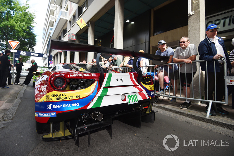 #71 AF Corse Ferrari 488 GTE: Davide Rigon, Sam Bird, Miguel Molina
