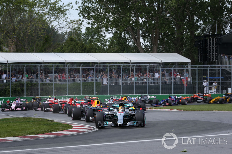 Льюіс Хемілтон, Mercedes-Benz F1 W08, на старті гонки