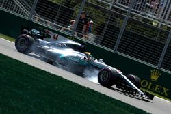 Lewis Hamilton, Mercedes AMG F1 W08 bloque une roue