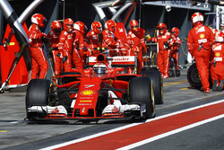 Kimi Raikkonen, Ferrari SF70H, leaves the pits