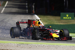 Max Verstappen, Red Bull Racing RB13, a punctured tyre