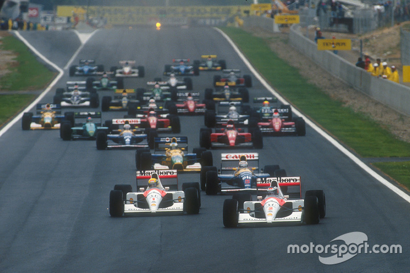 Gerhard Berger, McLaren MP4/6 Honda leads Ayrton Senna, McLaren MP4/6 Honda, Nigel Mansell, Williams