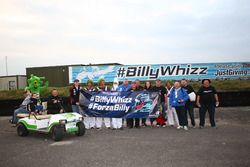 A pie de pista para Billy Monger