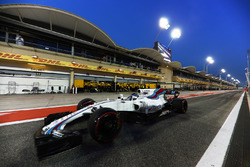 Lance Stroll, Williams FW40, leaves the pits