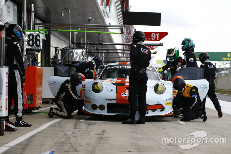 #86 Gulf Racing Porsche 911 RSR: Michael Wainwright, Ben Barker, Nick Foster