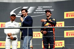 Podium: Race winner Lewis Hamilton, Mercedes AMG F1, talks to Mark Webber, and Daniel Ricciardo, Red