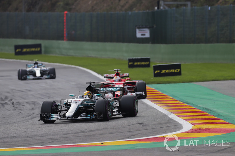 Lewis Hamilton, Mercedes AMG F1 W08, Sebastian Vettel, Ferrari SF70H, Valtteri Bottas, Mercedes AMG F1 W08