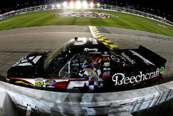 Race winner Kyle Busch, Kyle Busch Motorsports Toyota