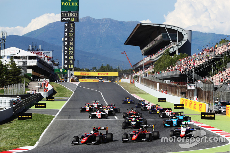 Start of the GP3 race