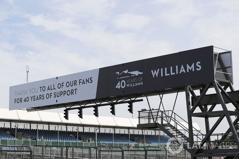 Signage thanking fans at the Williams 40th anniversary event