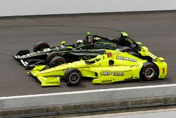 Simon Pagenaud, Team Penske, Chevrolet; Juan Pablo Montoya, Team Penske, Chevrolet