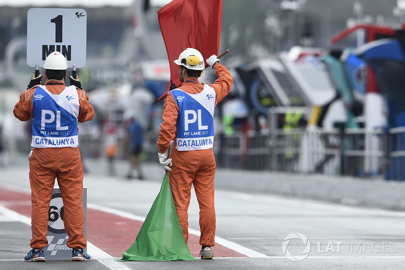 Pit lane oficiales de pista